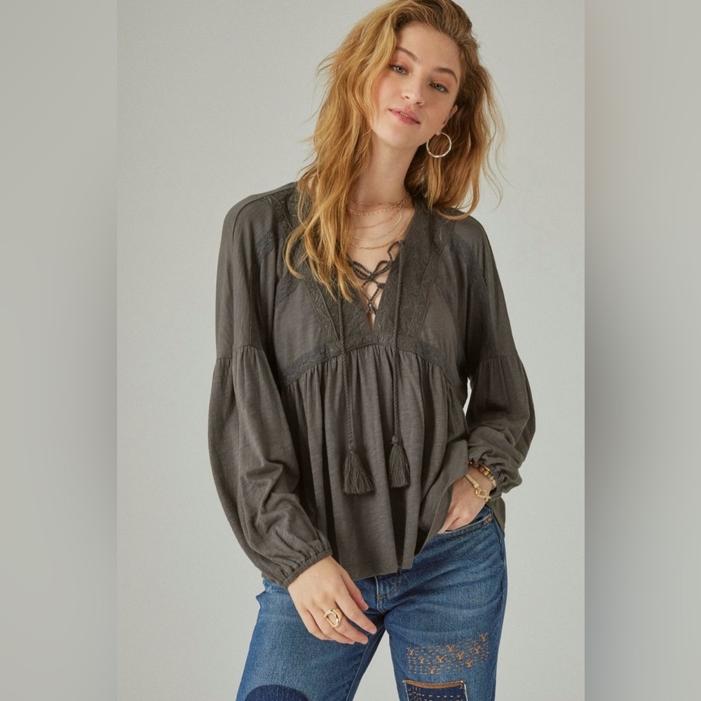 LUCKY BRAND Lace Up Trim Peasant Top charcoal gray size S